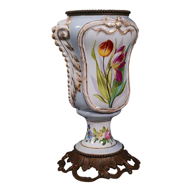 1900s Antique Victorian French Ceramic Mantlepiece Vase For Sale