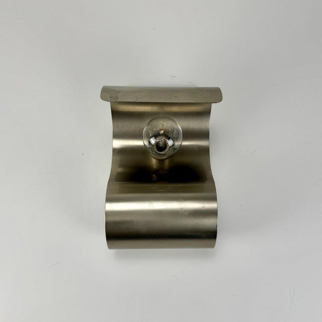 1970s Mid-Century Modern Bent Brushed Steel Wall Lamp, 1970s For Sale - Image 5 of 8