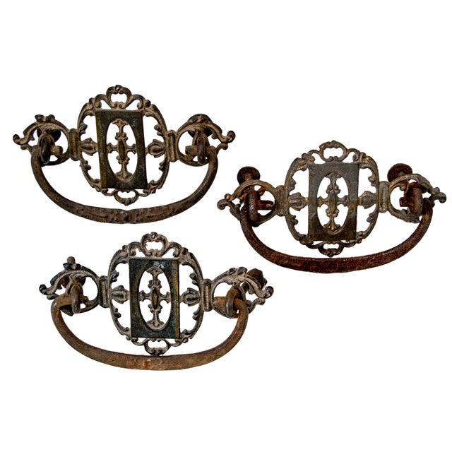 Late 19th Century Victorian Brass Drawer Pulls - Set of 2 For Sale - Image 4 of 6