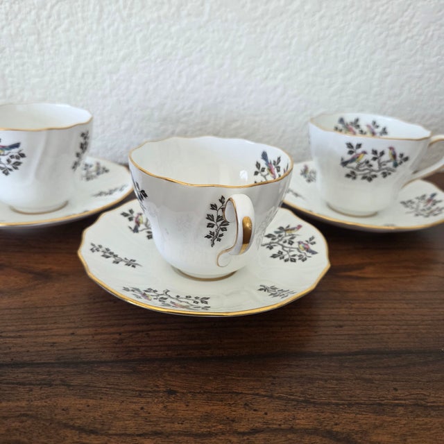 Spode 1970s Spode English Bone China Bird Teacups & Saucers, Set of 4 For Sale - Image 4 of 13
