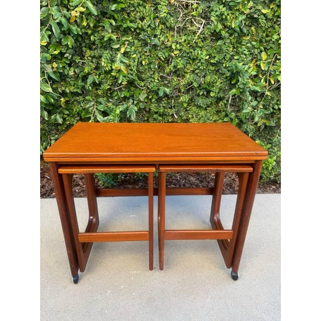 1960s Mid Century Modern Teak Triform Nesting Table Set For Sale - Image 5 of 16