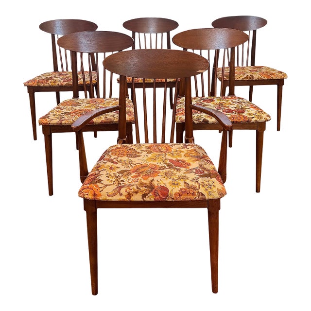 Mid-Century Modern Broyhill Sculptra Attributed Dining Chairs – Set of 6 With Captain Chair – Walnut For Sale