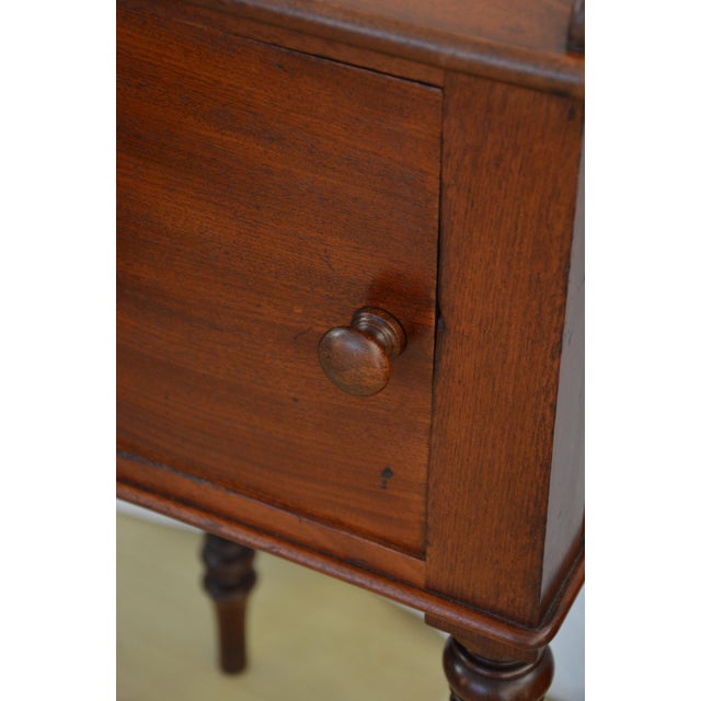 William VI Mahogany Nightstand in the style of Gillows, England, 1830s For Sale - Image 17 of 18