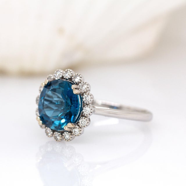 2010s Rossana 14k White Gold London Blue Topaz Diamond Ring | Round 10mm, Size 6.75 For Sale - Image 5 of 8
