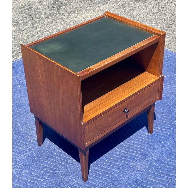 Mid 20th Century American of Martinsville Walnut Nightstands/End Tables MCM, Pair For Sale - Image 9 of 18