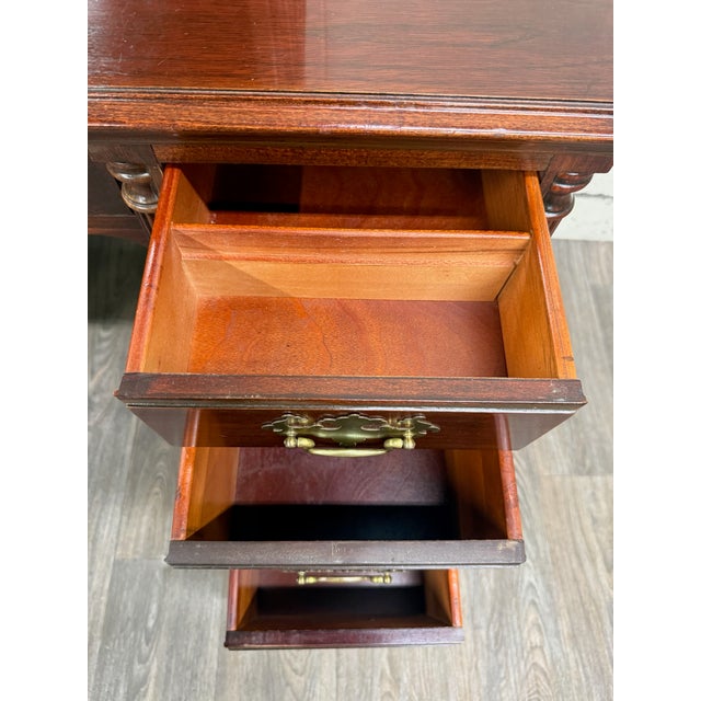 Vintage Thomasville Mahogany Vanity Dressing Table With Mirror For Sale - Image 15 of 18