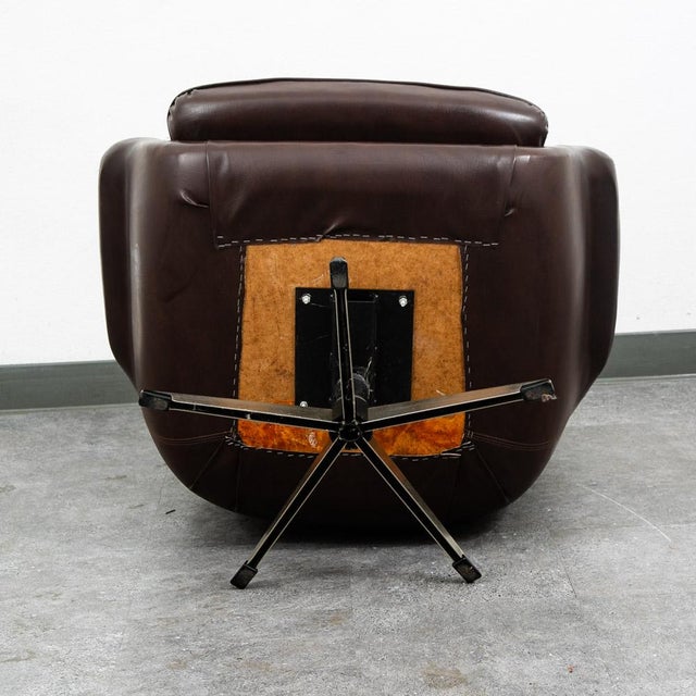 1960s 1960s Mid Century Danish Modern Lounge Chair Swivel Brown Leather Tufted Denmark MCM For Sale - Image 5 of 12