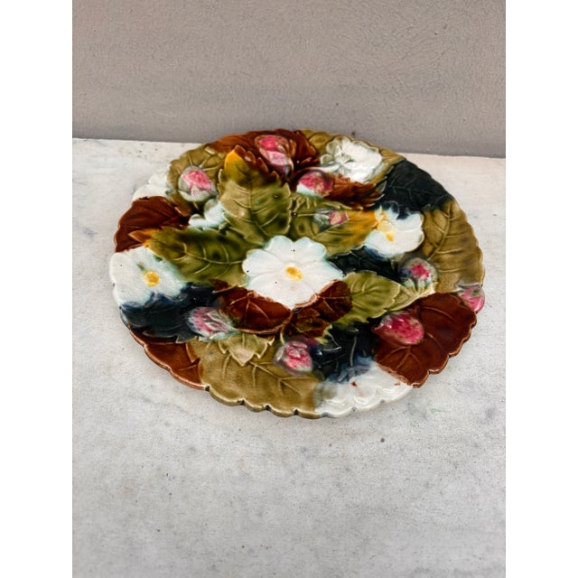 French Majolica Strawberries Plate Orchies, circa 1890.