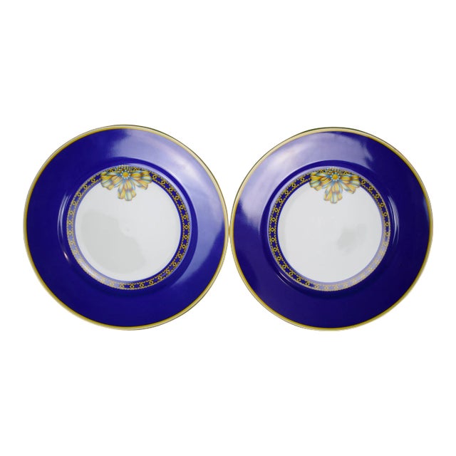 Mid 20th Century Pair of Hermes Paris "Cocarde De Soie" Porcelain Dinner Plates For Sale
