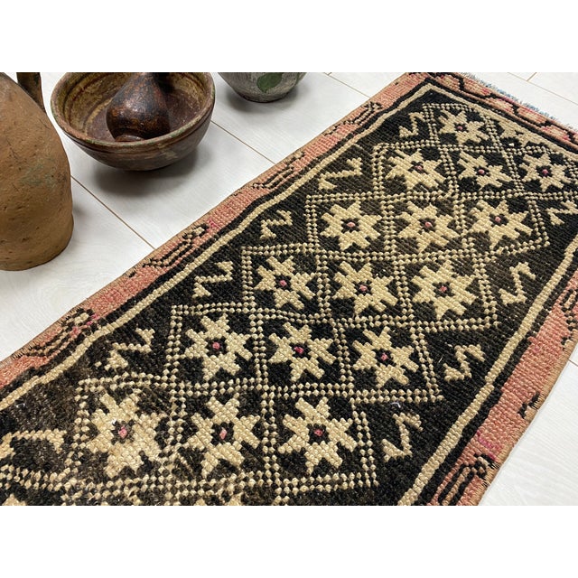 Turkish Wool Small Carpet For Sale In Phoenix - Image 6 of 6