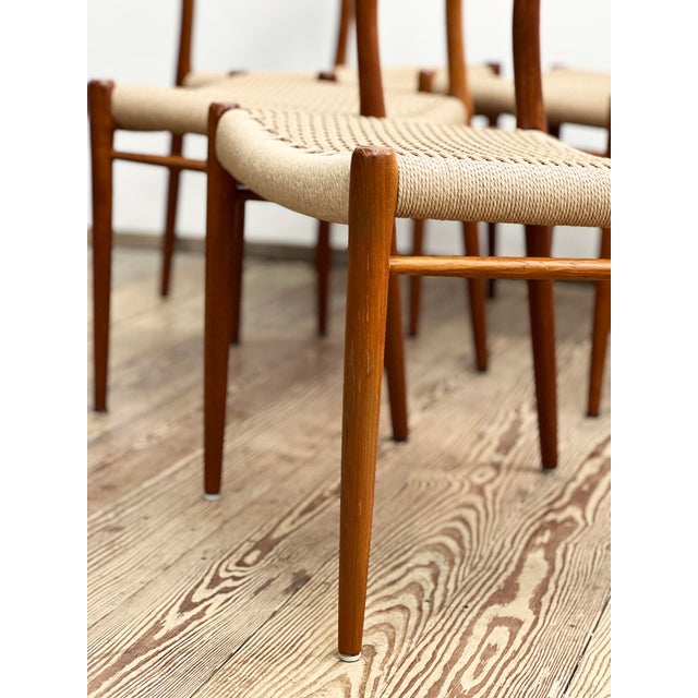 Mid-Century Danish Model 56 and 75 D Chairs in Teak by Niels O. Møller for J.L. Møllers Møbelfabrik, 1950, Set of 8 For Sale - Image 4 of 18