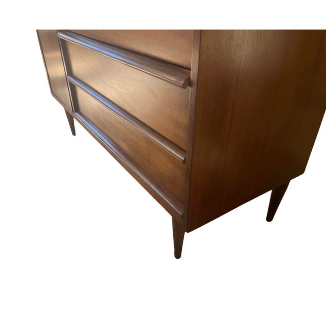 1960s Mid Century Modern Walnut Bassett 3 Drawer Credenza With Cabinet For Sale - Image 5 of 10