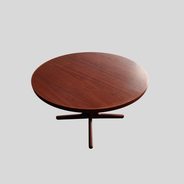 Danish Round Teak Dining Table with Juliane Chairs by Johannes Andersen for Vejle Mobelfabrik, 1960, Set of 5 For Sale - Image 11 of 14