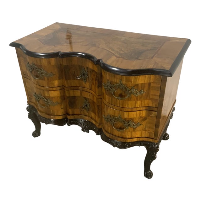 Baroque Chest of Drawers in Walnut, 1750s For Sale
