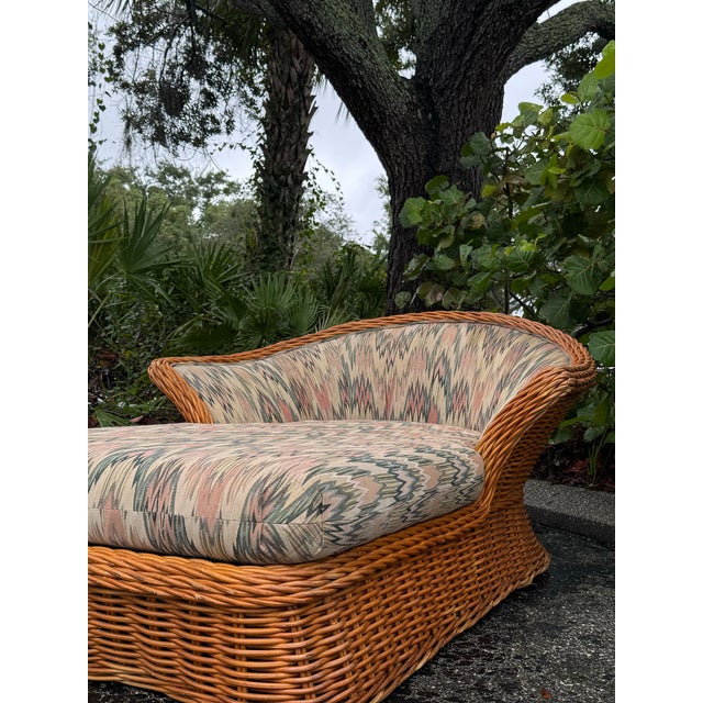 Wood Vintage Steve Chase–Style Rattan Chaise Lounge | Palm Springs Hollywood Regency For Sale - Image 7 of 9