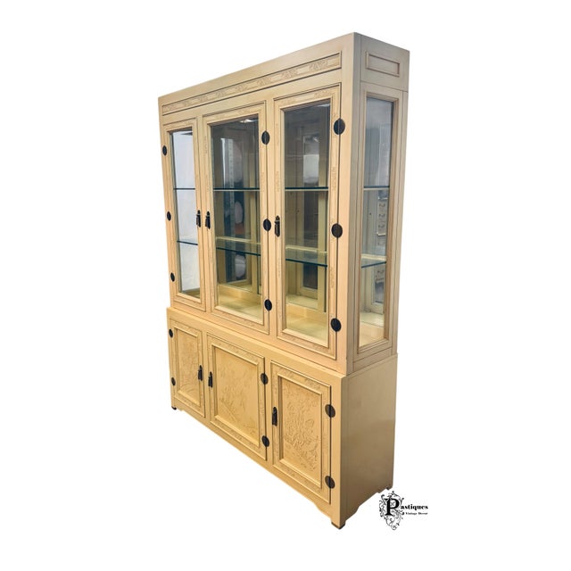 Vintage Bernhardt Shibui Collection Chinoiserie Style Ivory Display / China Cabinet For Sale - Image 9 of 11