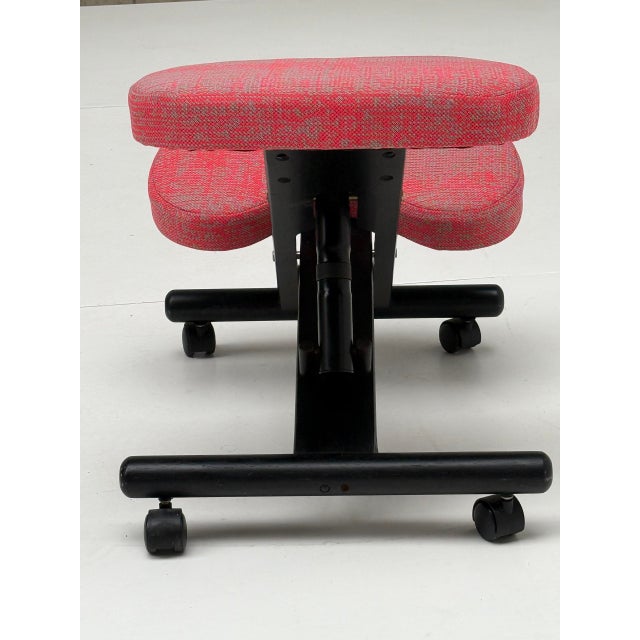 Wood Ergonomic Working Stool with New De Ploeg Upholstery, 1990s For Sale - Image 7 of 8