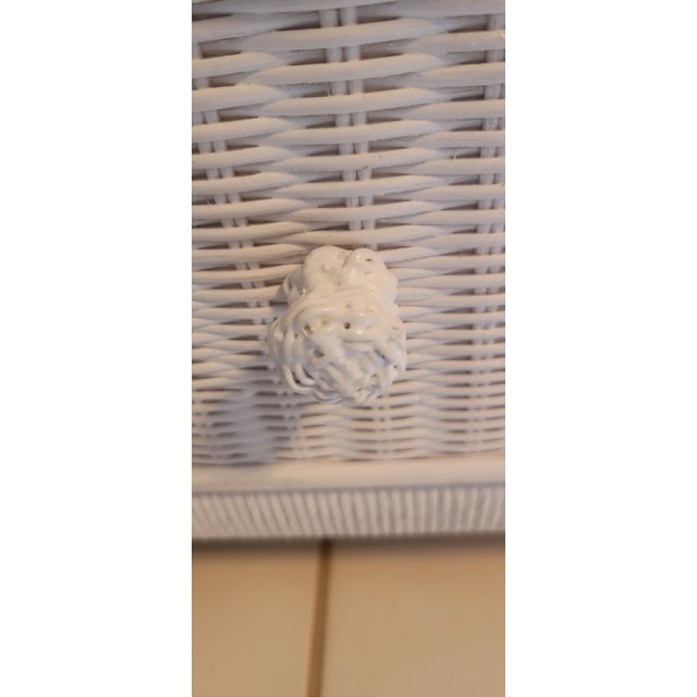 1980s Coastal White Henry Link Wicker Nightstand by Lexington For Sale In Cleveland - Image 6 of 18