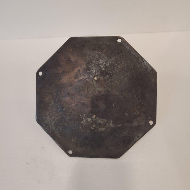 Sundial in Patinated and Engraved Bronze, 1720 For Sale - Image 11 of 14