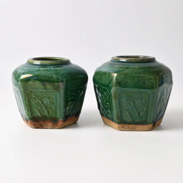 Ceramic Chinese Green Glazed Shiwan Pottery Jars, 1890s, Set of 2 For Sale - Image 7 of 7