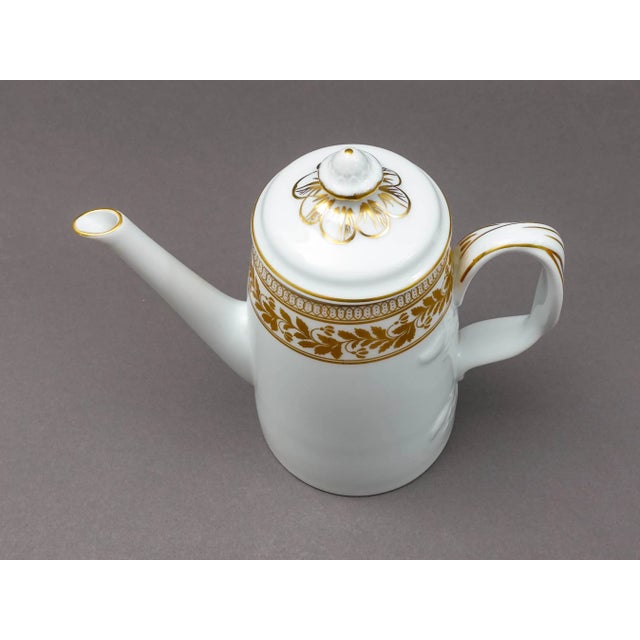 Mid 20th Century Vista Alegre Portugal Anne White & Gold Porcelain Lidded Coffee Tea Pot For Sale In Miami - Image 6 of 9