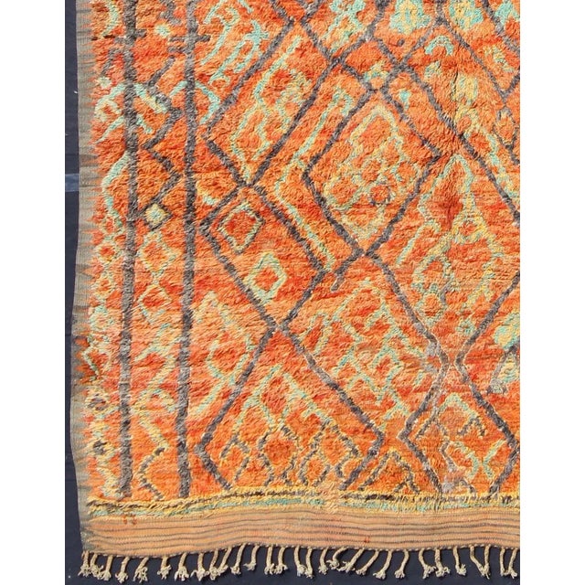 Tribal Mid 20th Century Vintage Moroccan Beni Mklid Rug With Sub-Geometric Tribal Design For Sale - Image 3 of 7