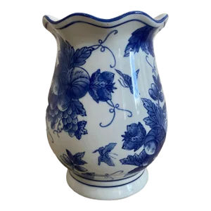 Late 20th Century Chinoiserie Blue and White Porcelain Vase With Fruit and Butterflies