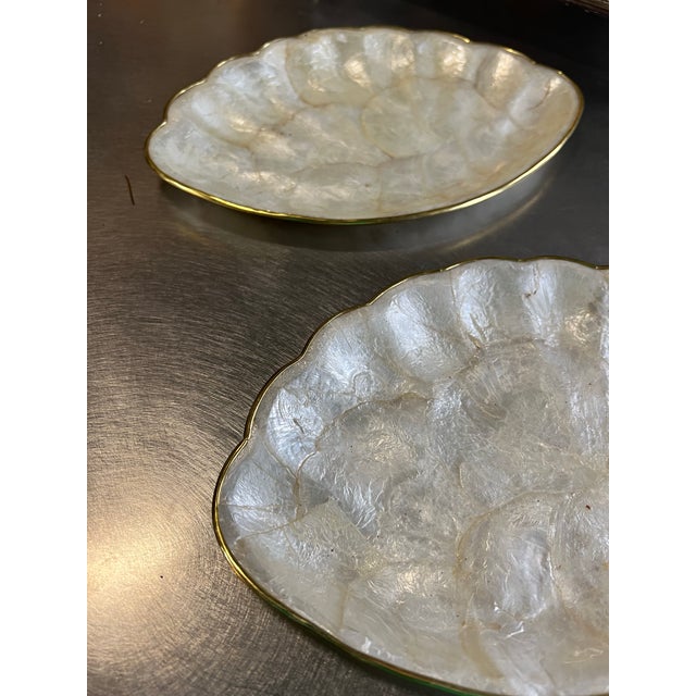 1970s Mother of Pearl Pair of Shell Design Plates For Sale In Atlanta - Image 6 of 9
