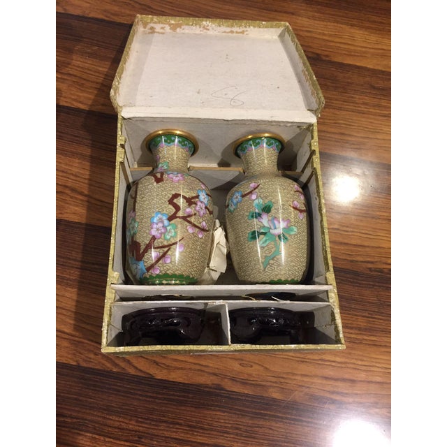 Chinese Cloisonné Vases in Enamel and Gild, 1920 For Sale - Image 10 of 12