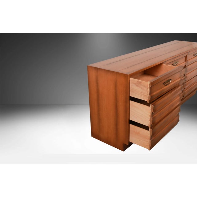 1960s Mid Century American of Martinsville Nine Drawer Dresser With Butterfly Joints For Sale - Image 9 of 16