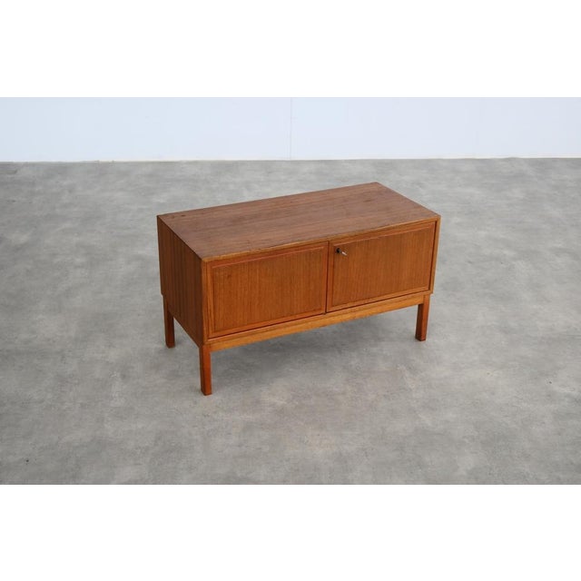 Small Vintage TV Cabinet in Teak, Sweden, 1960s, in Good conditions. Designed 1960 to 1969