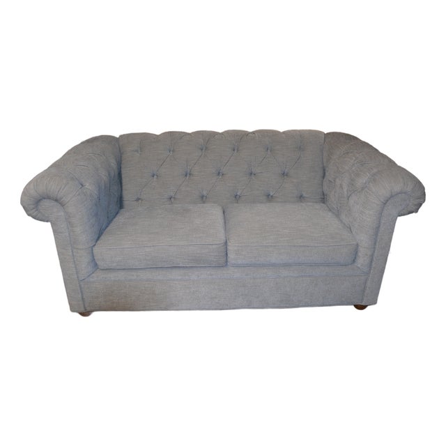 Pottery Barn Gray Tweed Look Tufted Chesterfield Loveseat Sofa Couch Rolled Arms For Sale