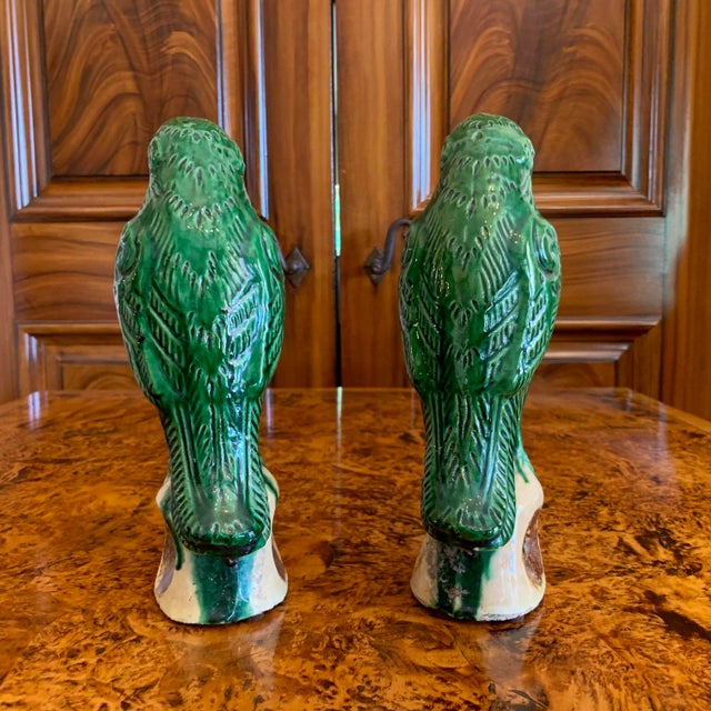 Late 19th Century Pair of Antique Sancai Glazed Chinese Export Parrots For Sale - Image 5 of 12