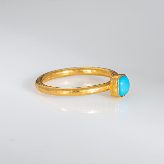 Early 21st Century Square Turquoise Stacking Band Sz 6.5 Ring 18k Yellow Gold Fine Jewelry For Sale - Image 5 of 6