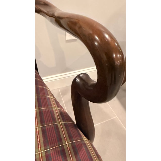 Wood Late 20th Century Kindel Queen Anne Style Mahogany Dining Chairs, Set of 4 (2 Arm, 2 Side) For Sale - Image 7 of 10