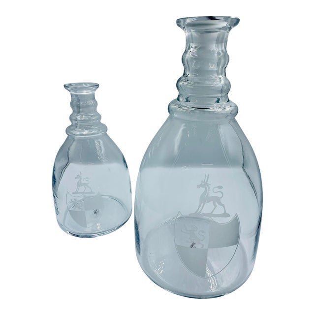 Late 20th Century Williamsburg Coat of Arms Large-Scale Decanter Set For Sale