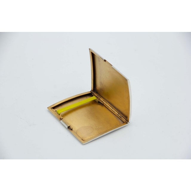Rectangular and Curved Silver Cigarette Case, in Good conditions. Designed 1920 to 1949