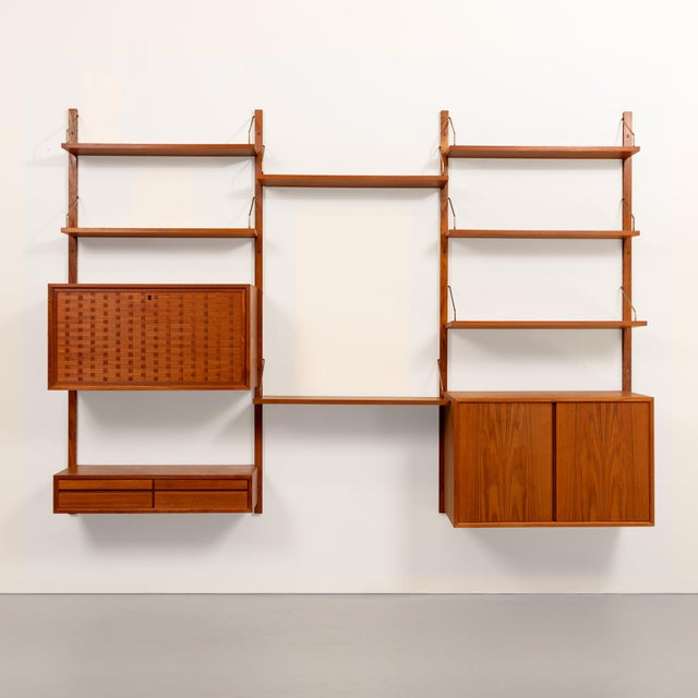 Designed in 1948 by celebrated Danish designer Poul Cadovius, the ROYAL SYSTEM® is one of the most influential and...