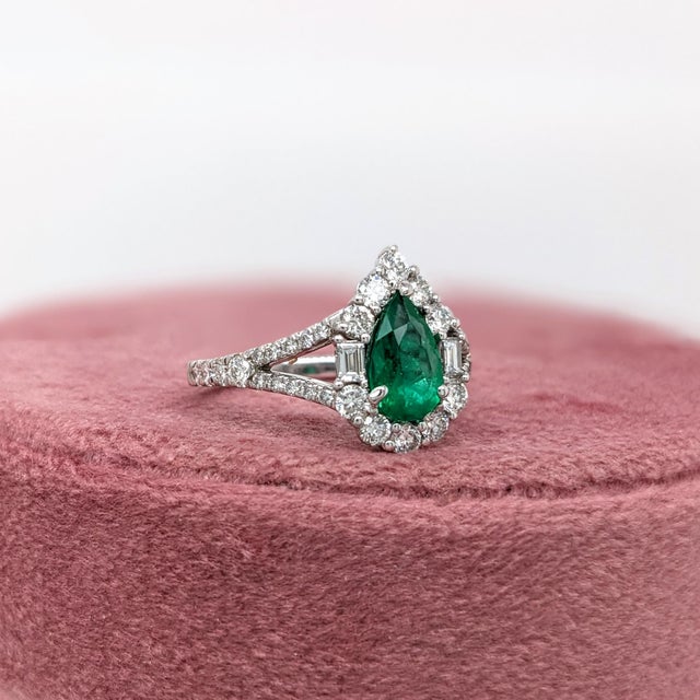 Metal GIA Certified Colombian Emerald Ring w Earth Mined Diamonds in Solid 14K Gold For Sale - Image 7 of 10