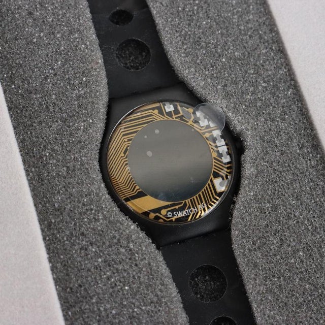 007 James Bond Case with 20 Watches from Swatch, Set of 21 For Sale - Image 4 of 13