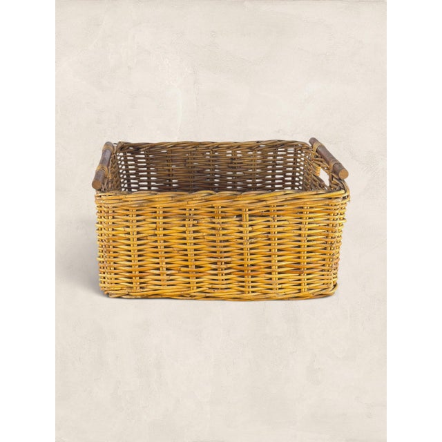Vintage English Wicker Storage Basket With Wooden Handles For Sale In Tampa - Image 6 of 7