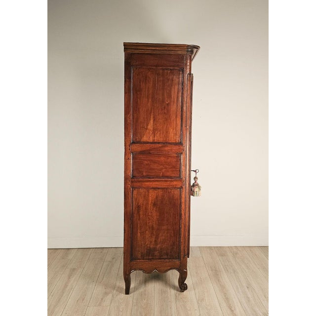 French Fruitwood Bonnetière, Early 19th Century For Sale In San Francisco - Image 6 of 11