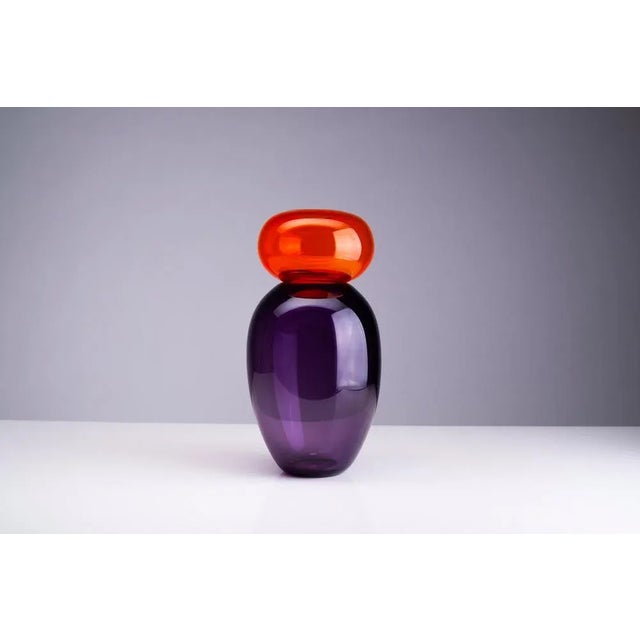 Queen designed by Karim Rashid is a curvaceous vase that combine regality with visual wit. Proposed in combination with...