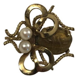 1940s 12k Scarab Beetle Bug Brooch by Winard