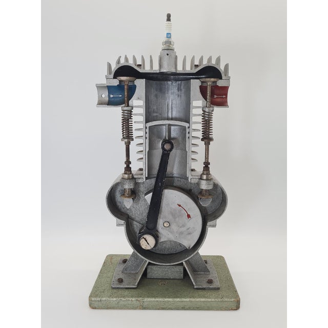 Educational Model of an Internal Combustion Engine, 1970s For Sale - Image 4 of 12