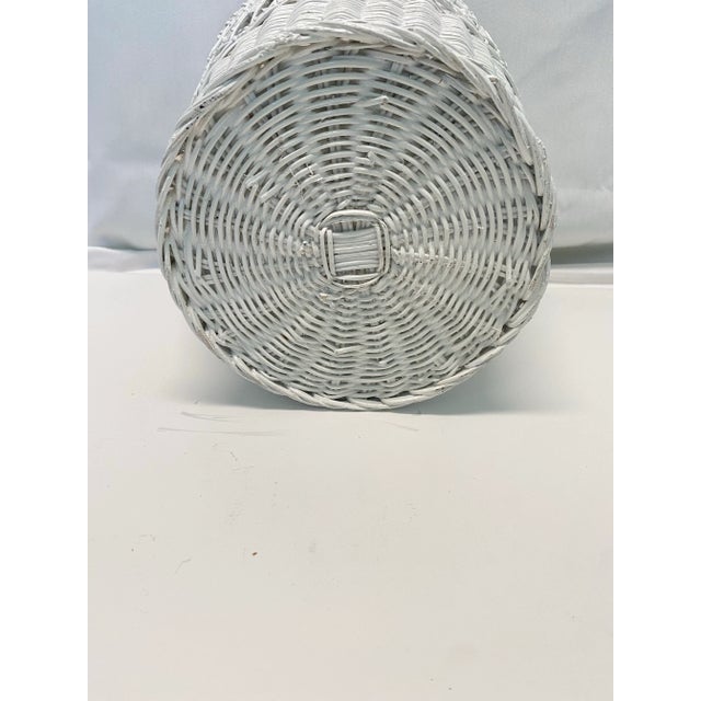 1960s 1960s White Wicker Wastebasket, Cottage Bathroom Basket For Sale - Image 5 of 6