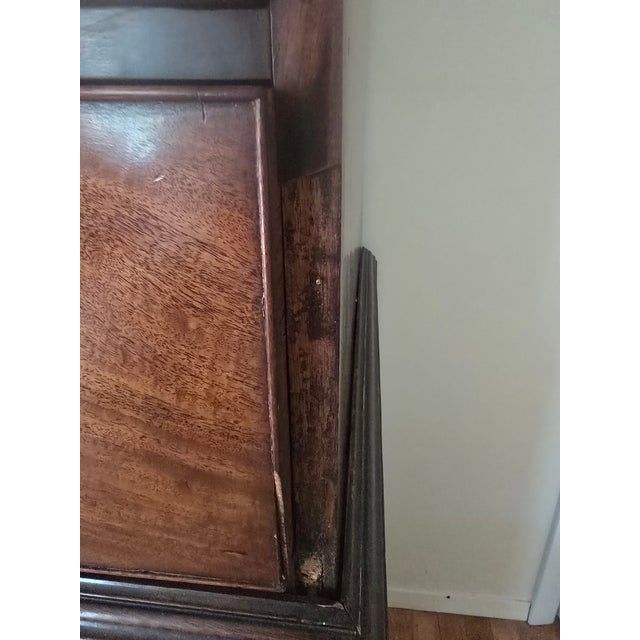 19th Century Georgian-Style Flame Mahogany Chest-on-Chest With Pull-Out Brushing Slide For Sale In New York - Image 6 of 7