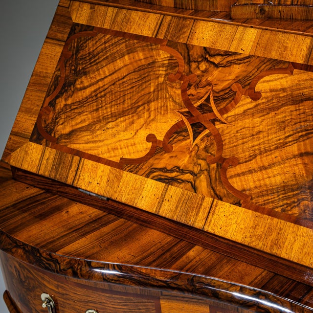 Brown Baroque Slant-Front Secretary in Walnut, Mid-18th Century For Sale - Image 8 of 12