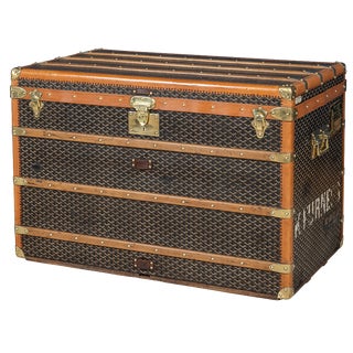 Antique 20th Century Courier Trunk in Chevron Canvas from Goyard, France, 1900s For Sale