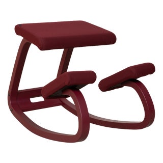 Wooden Monochrome Kneeling Chair in Plum Aubergine by Peter Opsvik for Varier For Sale